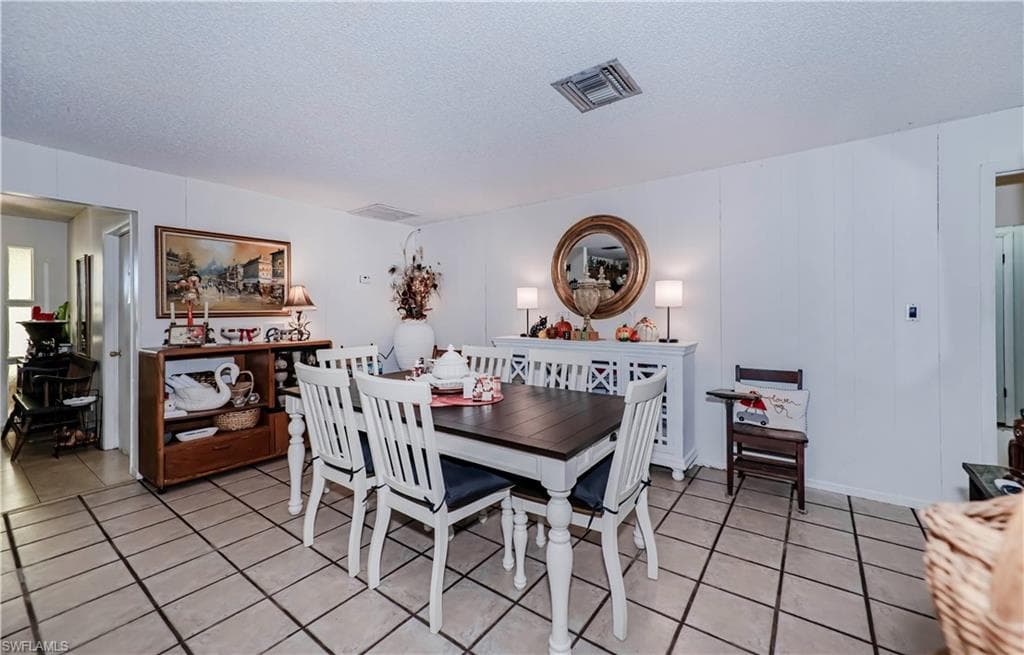 1038 Seminole CIR, MOORE HAVEN FL 33471-32