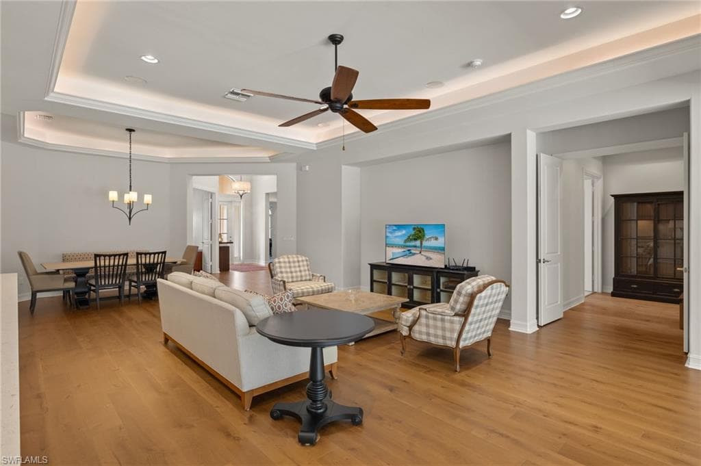 372 Cypress WAY W, NAPLES FL 34110-4