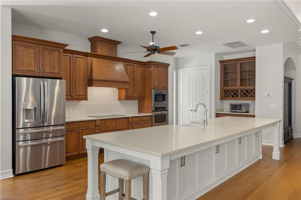 372 Cypress WAY W, NAPLES FL 34110-9