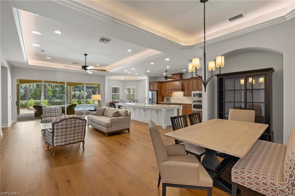 372 Cypress WAY W, NAPLES FL 34110-7