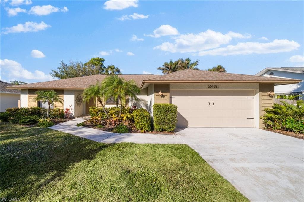2451 River Reach DR, NAPLES FL 34104-35