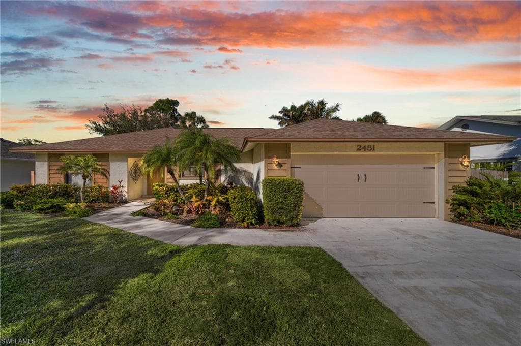 2451 River Reach DR, NAPLES FL 34104-31
