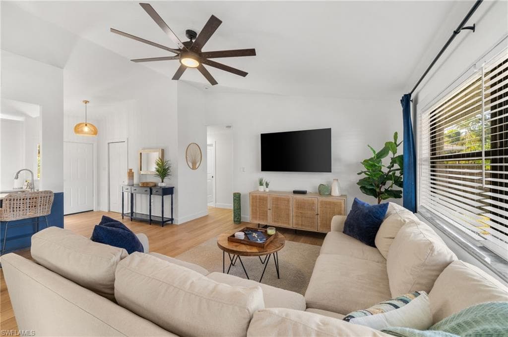 2451 River Reach DR, NAPLES FL 34104-8