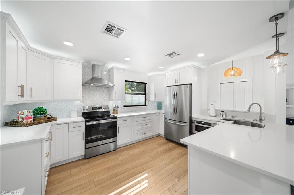 2451 River Reach DR, NAPLES FL 34104-10