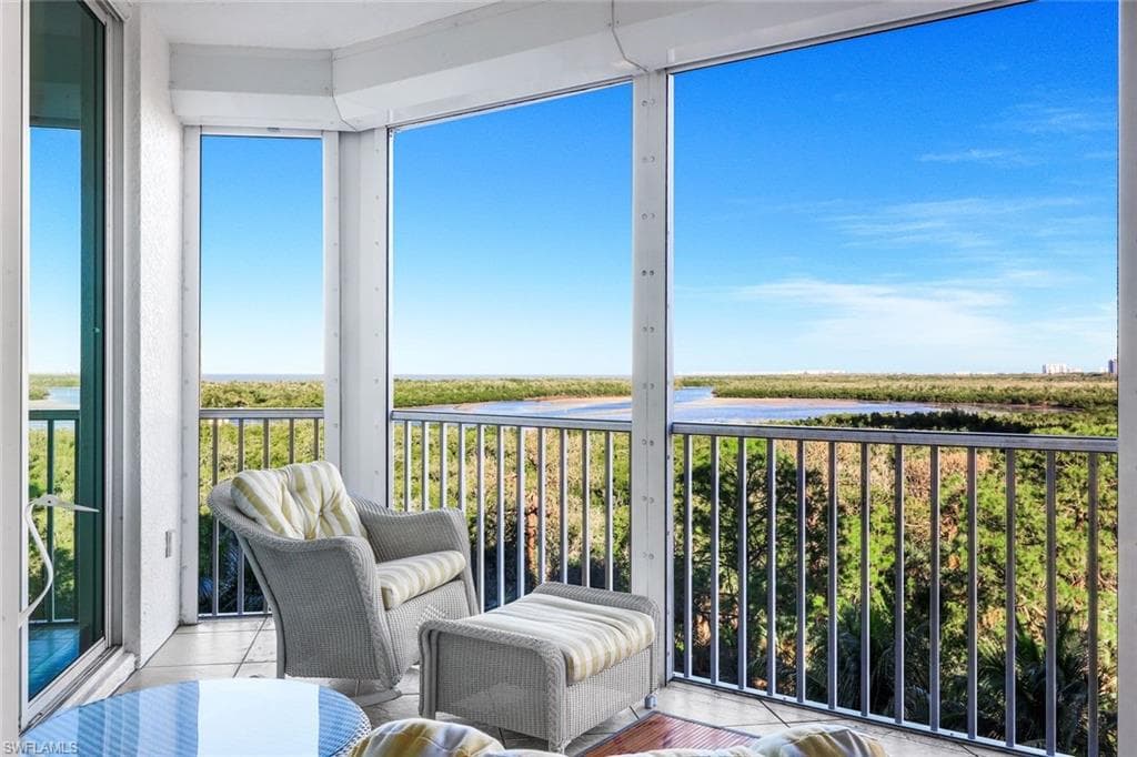 325 Dunes BLVD # 605, NAPLES FL 34110-5