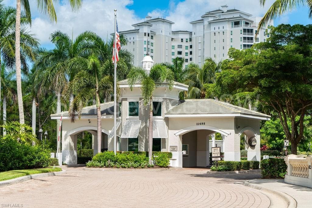 325 Dunes BLVD # 605, NAPLES FL 34110-42