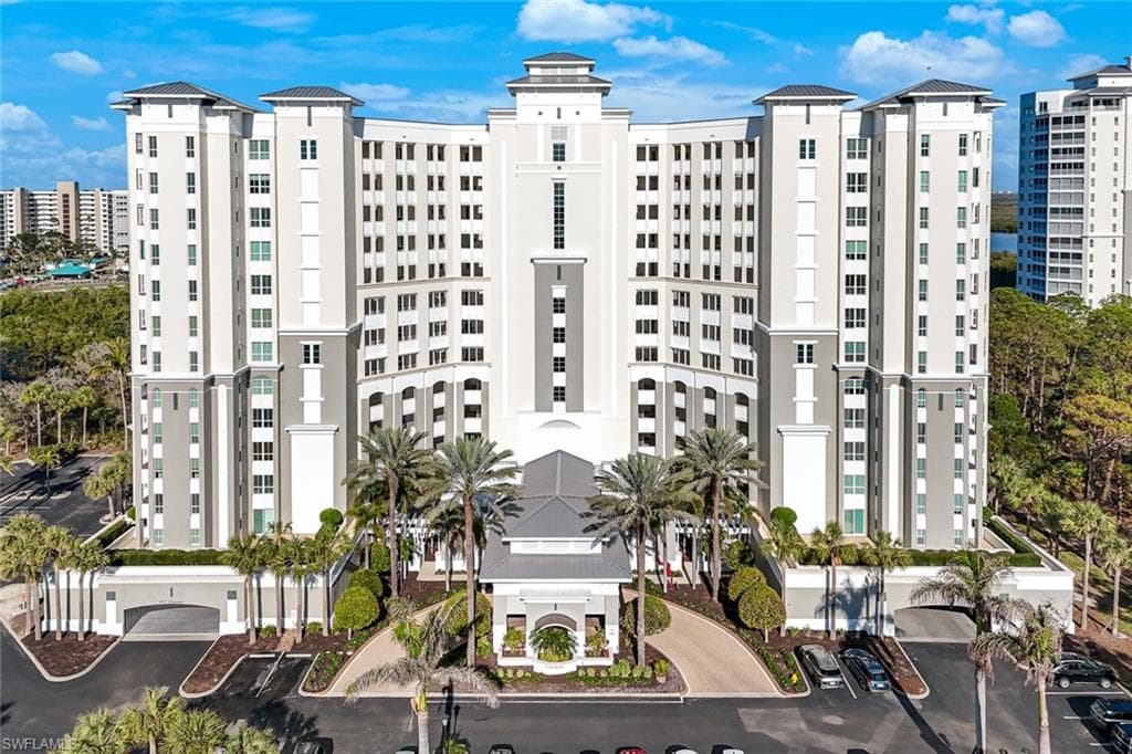 325 Dunes BLVD # 605, NAPLES FL 34110-23