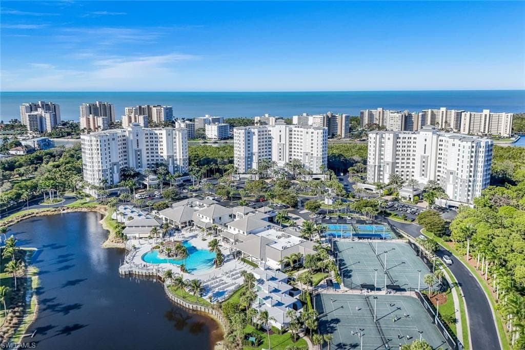 325 Dunes BLVD # 605, NAPLES FL 34110-38