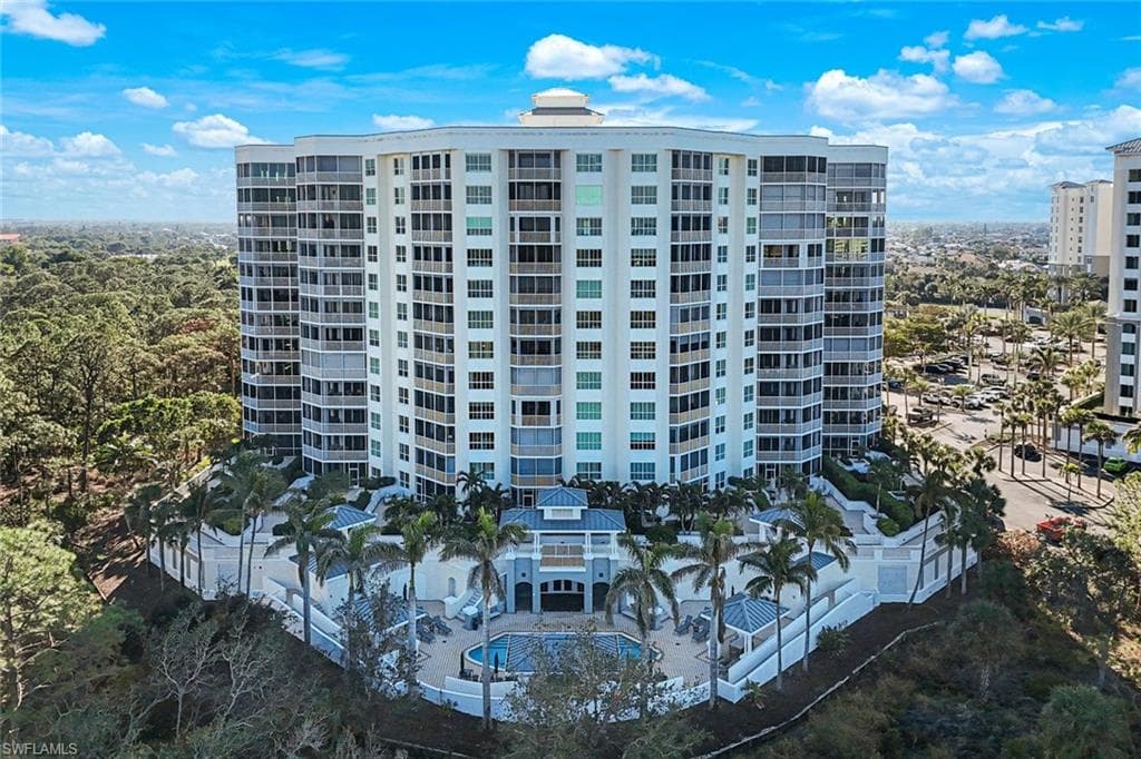 325 Dunes BLVD # 605, NAPLES FL 34110-24