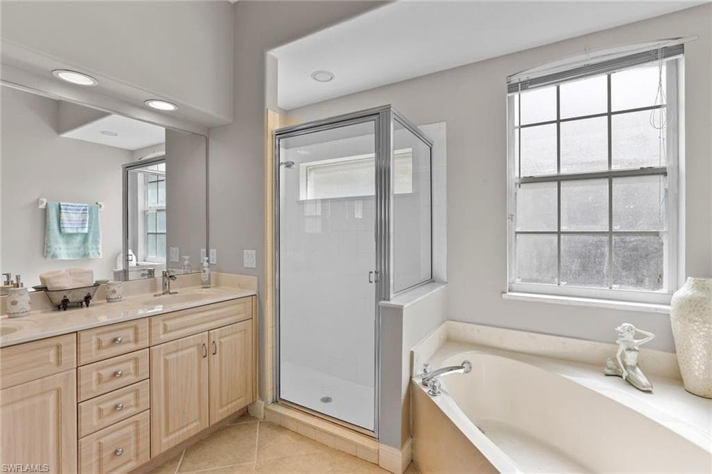 8039 Tauren CT, NAPLES FL 34119-16