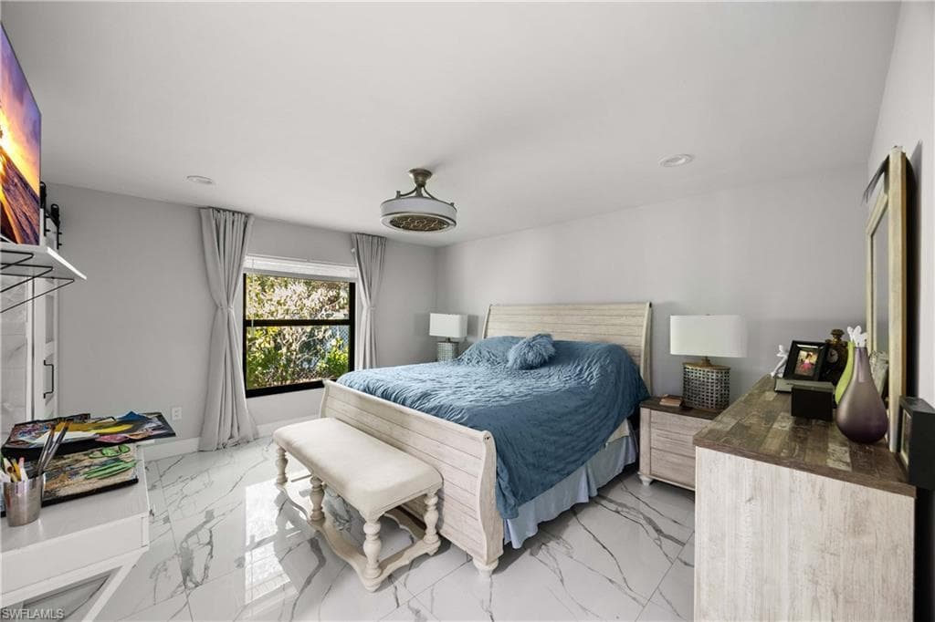 1890c Oakes BLVD, NAPLES FL 34119-12