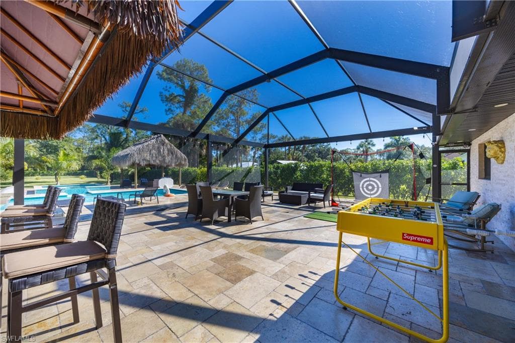 1890c Oakes BLVD, NAPLES FL 34119-23