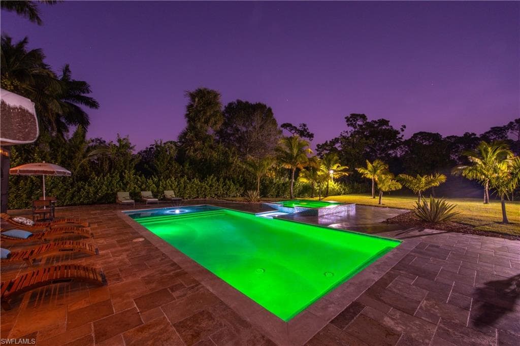 1890c Oakes BLVD, NAPLES FL 34119-48