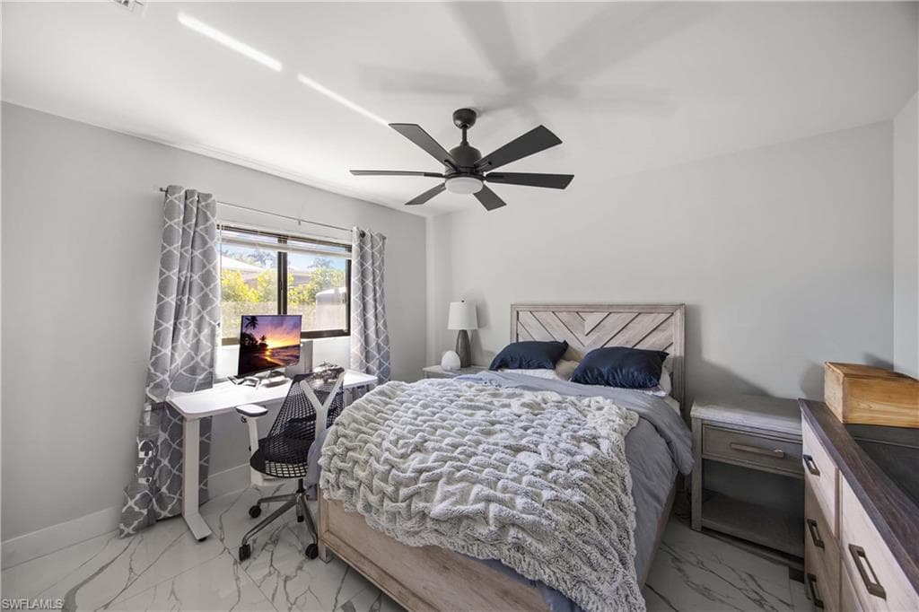 1890c Oakes BLVD, NAPLES FL 34119-14