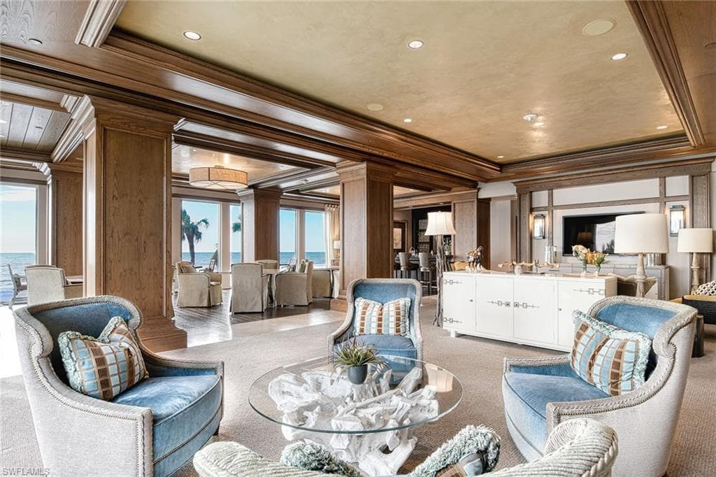 10 Seagate DR # 6N, NAPLES FL 34103-28