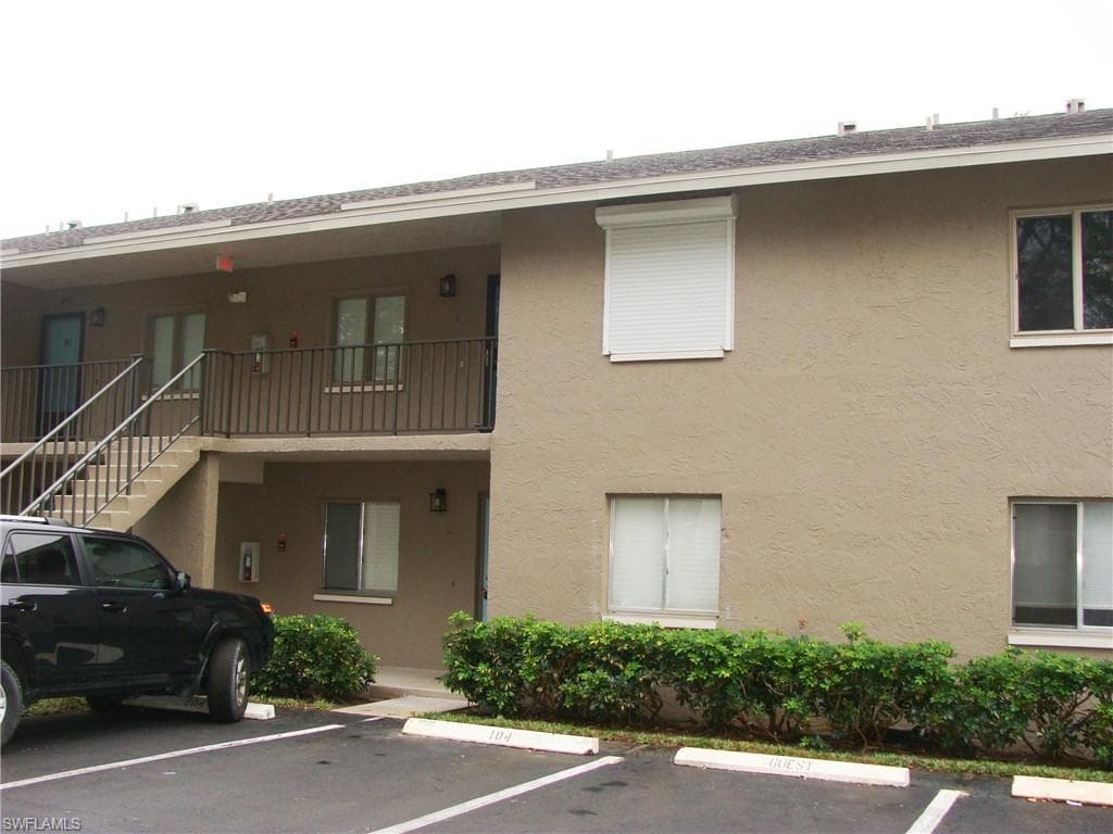 5693 Rattlesnake Hamm RD # 204, NAPLES FL 34113-27