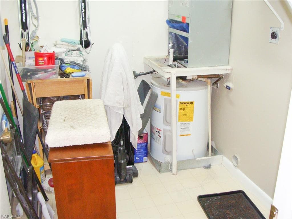 5693 Rattlesnake Hamm RD # 204, NAPLES FL 34113-18