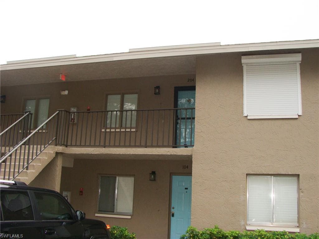 5693 Rattlesnake Hamm RD # 204, NAPLES FL 34113-28