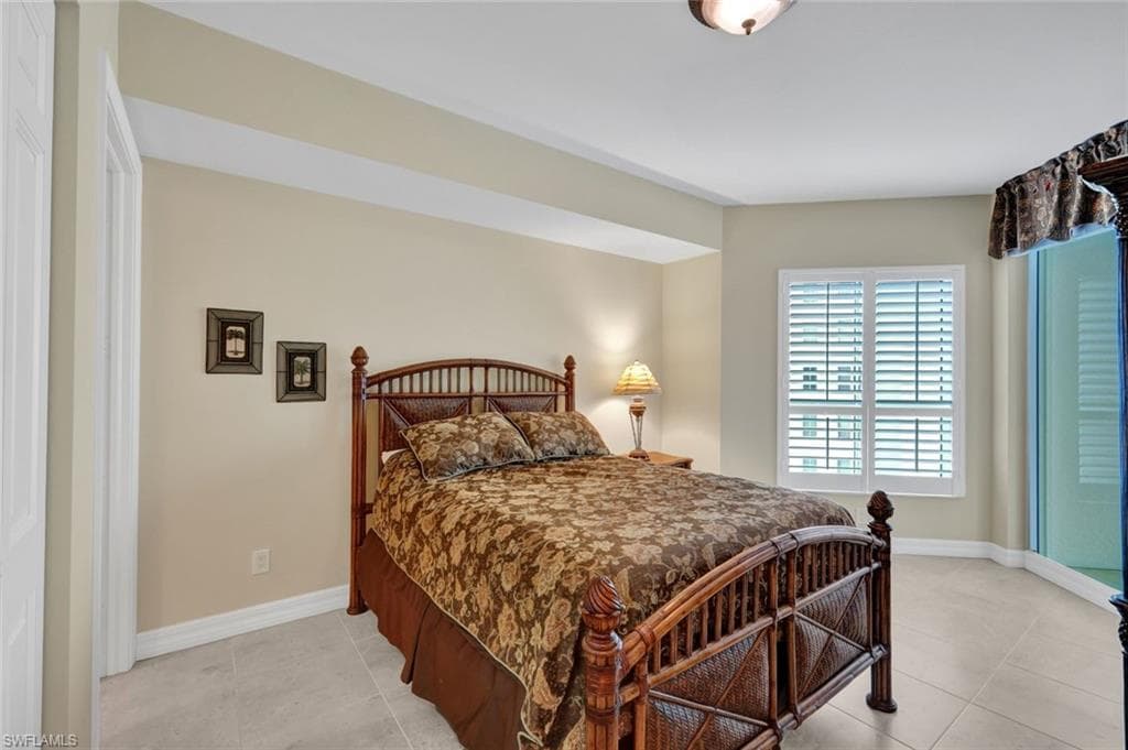 295 Grande WAY # 405, NAPLES FL 34110-18