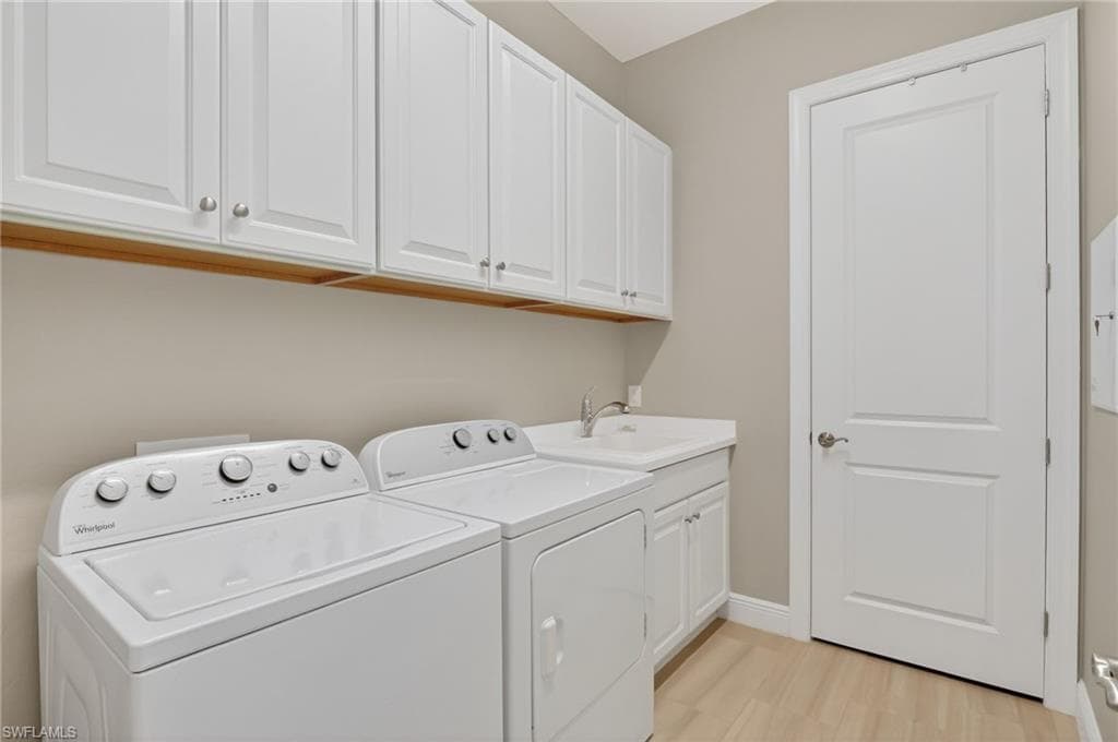 1409 Redona WAY, NAPLES FL 34113-23