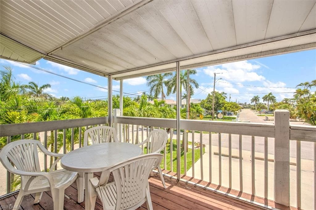 407 Lazy WAY, FORT MYERS BEACH FL 33931-16