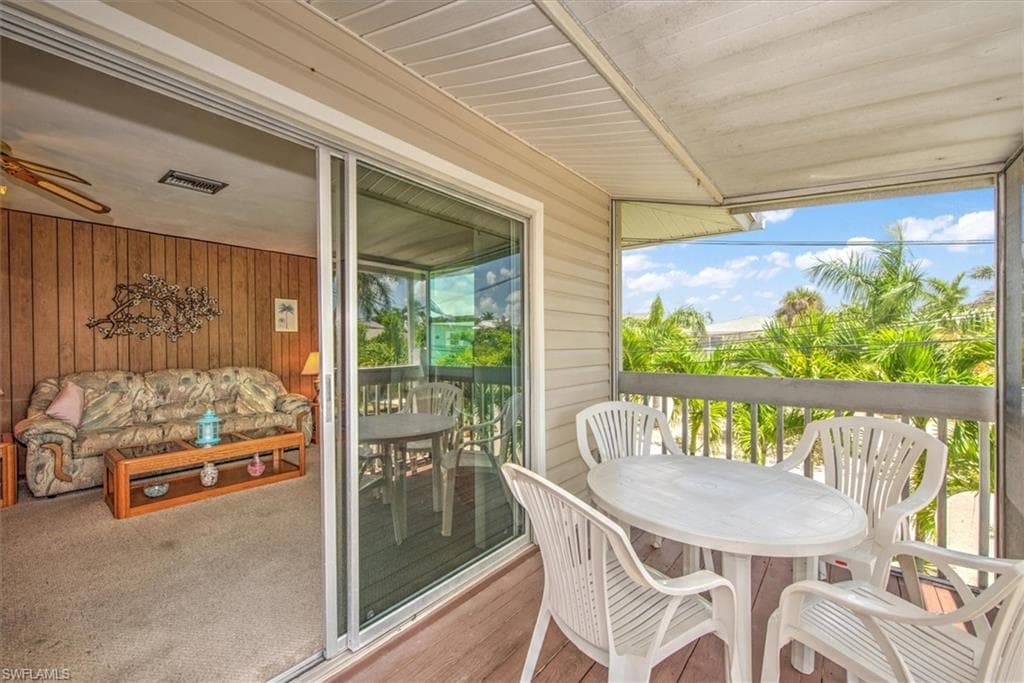 407 Lazy WAY, FORT MYERS BEACH FL 33931-21