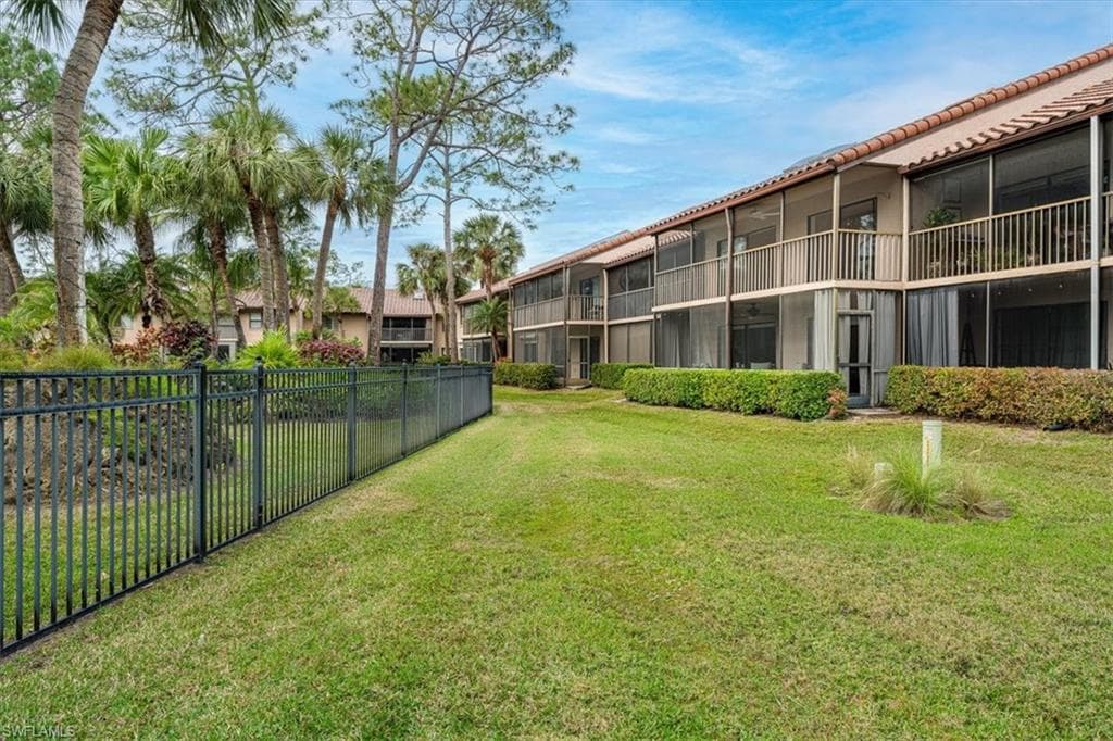 3219 Horse Carriage WAY # 306, NAPLES FL 34105-25