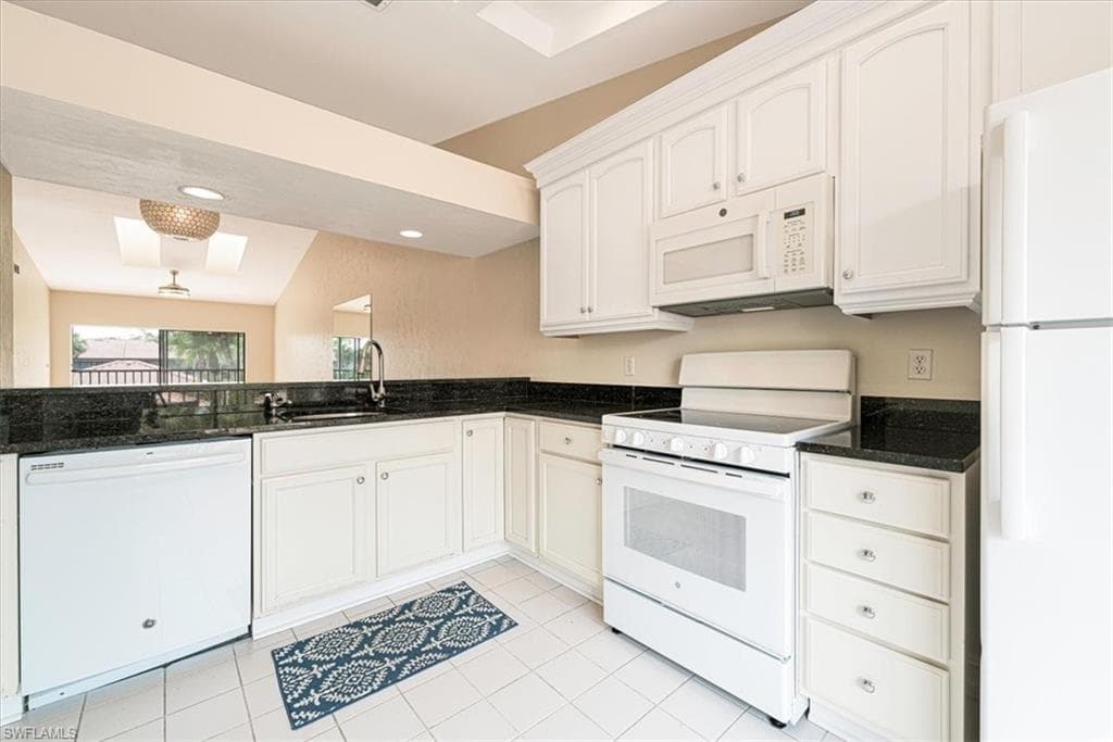 3219 Horse Carriage WAY # 306, NAPLES FL 34105-4