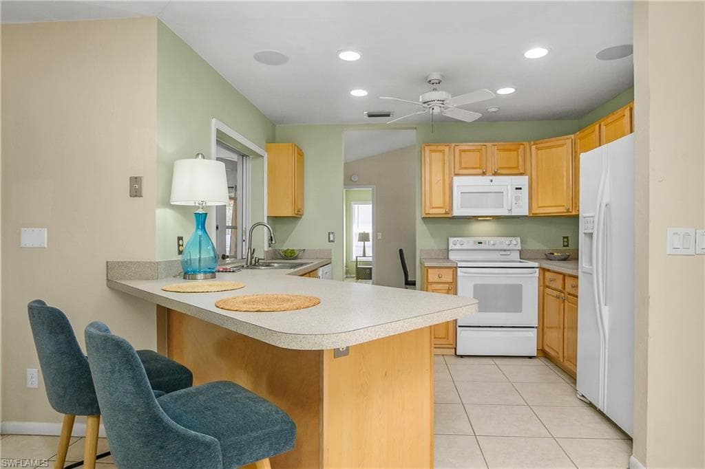 2560 11th CIR, NAPLES FL 34103-12