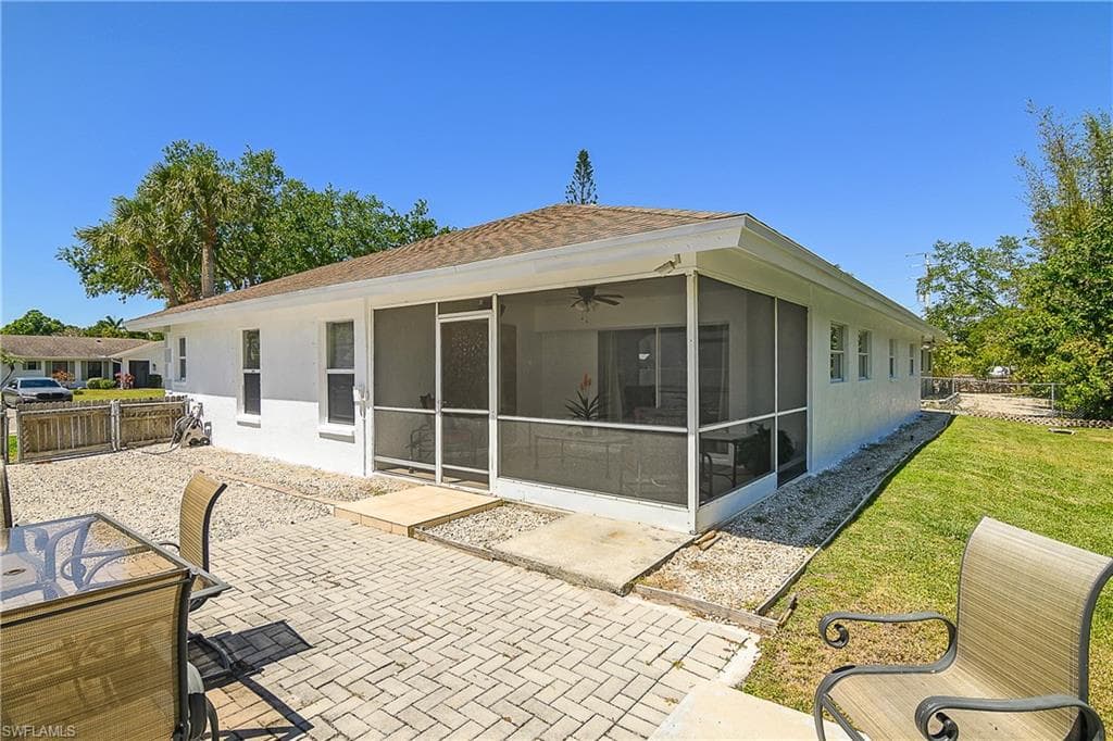 2560 11th CIR, NAPLES FL 34103-25