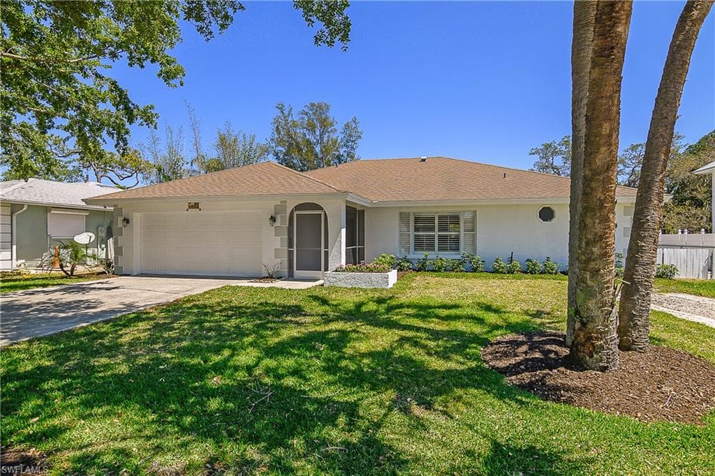 2560 11th CIR, NAPLES FL 34103-2