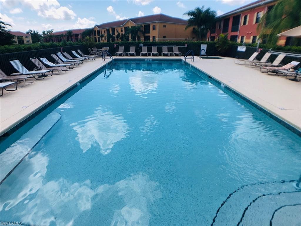 13780 Julias WAY 1024-13