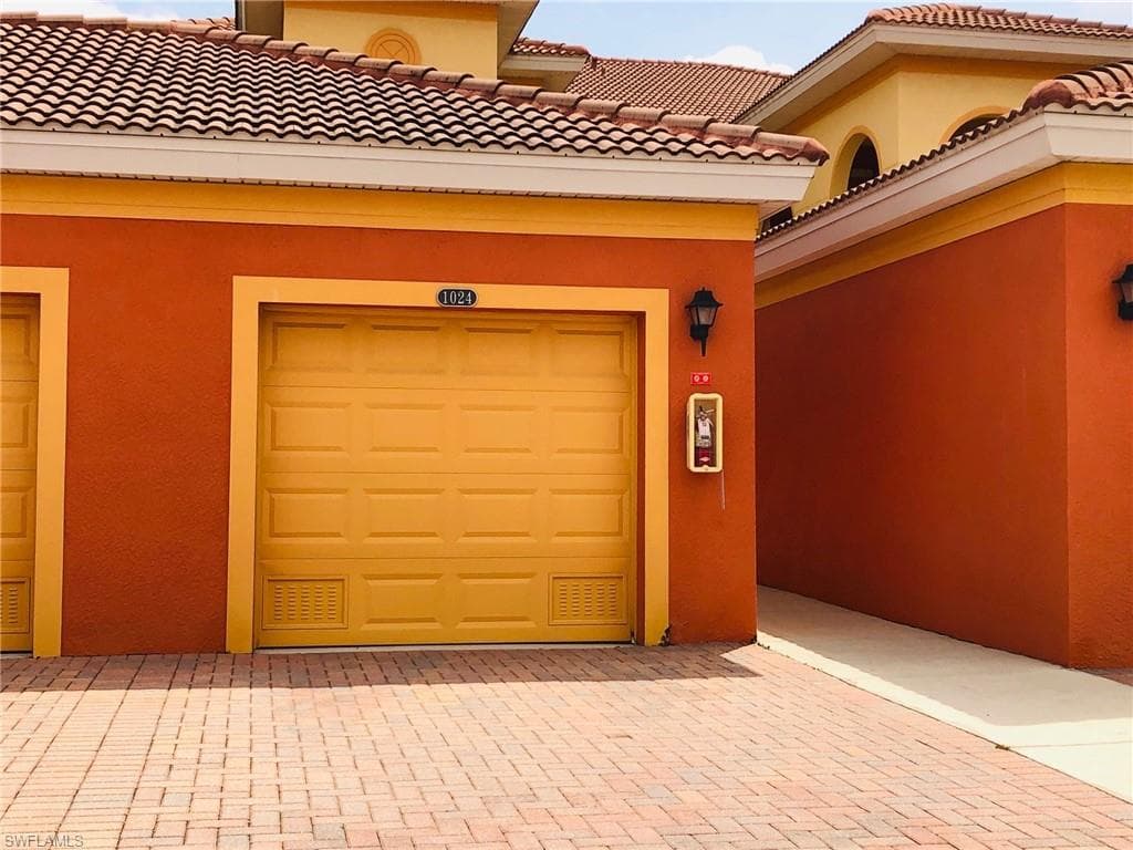 13780 Julias WAY 1024-10