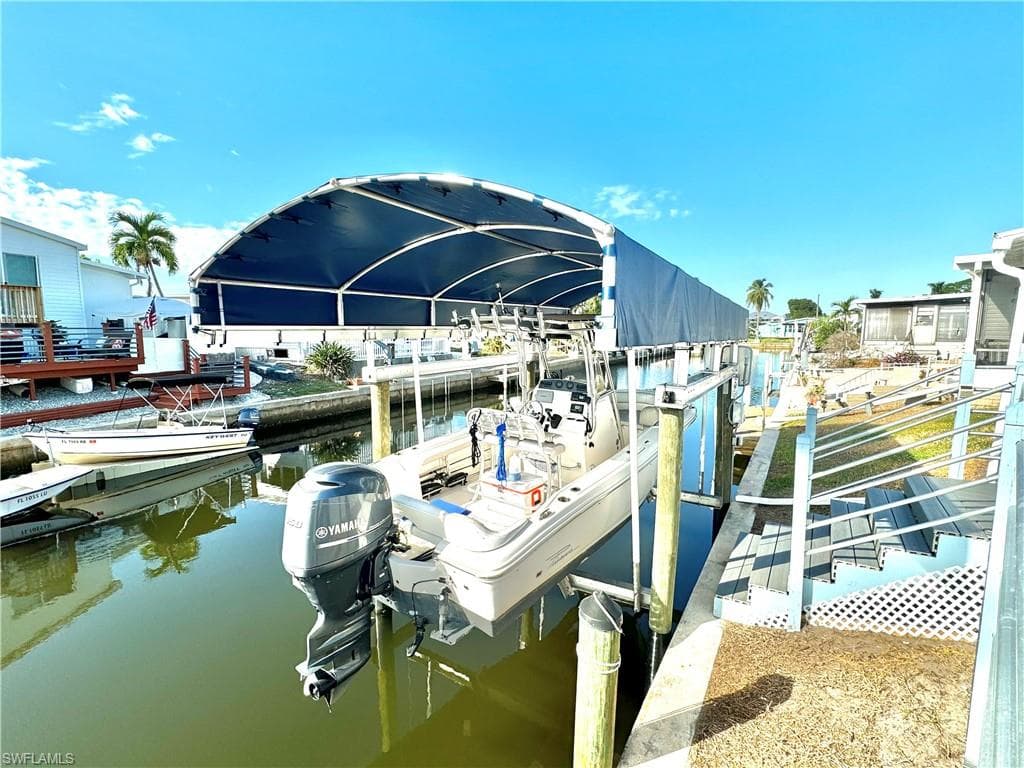 4693 Leilani LN, BONITA SPRINGS FL 34134-1