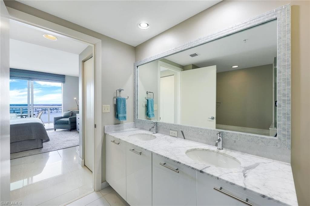 3000 Oasis Grand BLVD # 2402, FORT MYERS FL 33916-16