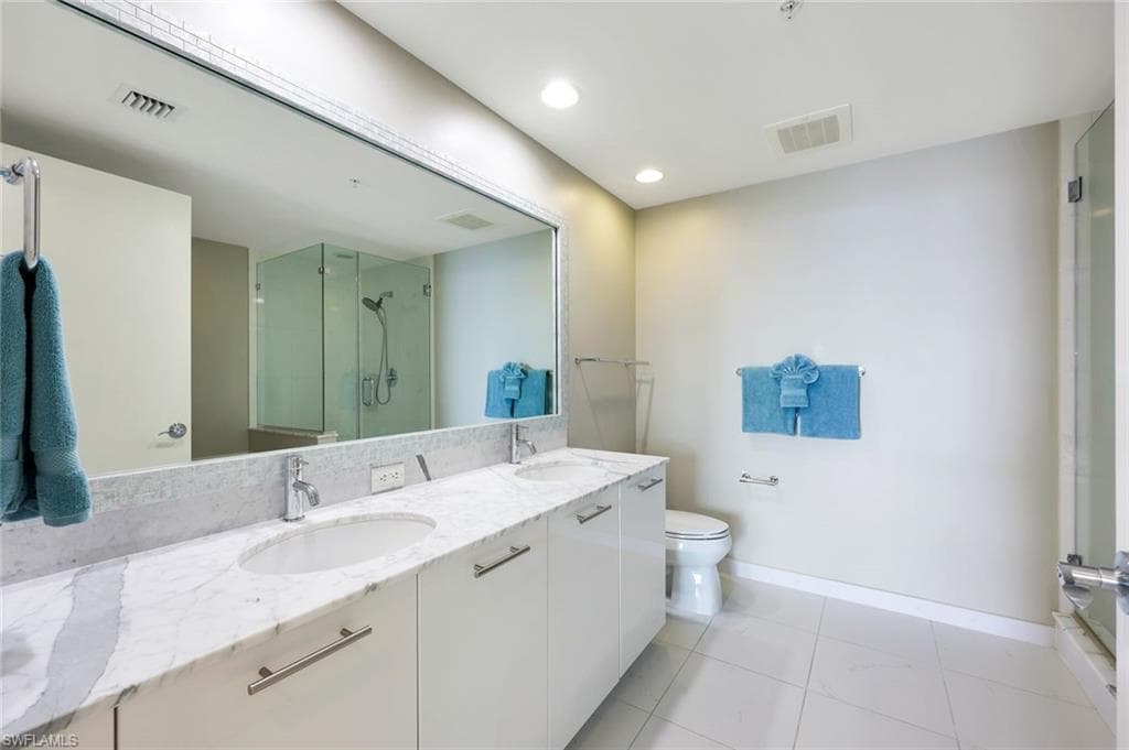 3000 Oasis Grand BLVD # 2402, FORT MYERS FL 33916-15