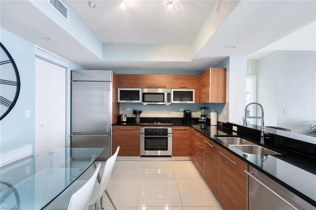 3000 Oasis Grand BLVD # 2402, FORT MYERS FL 33916-11