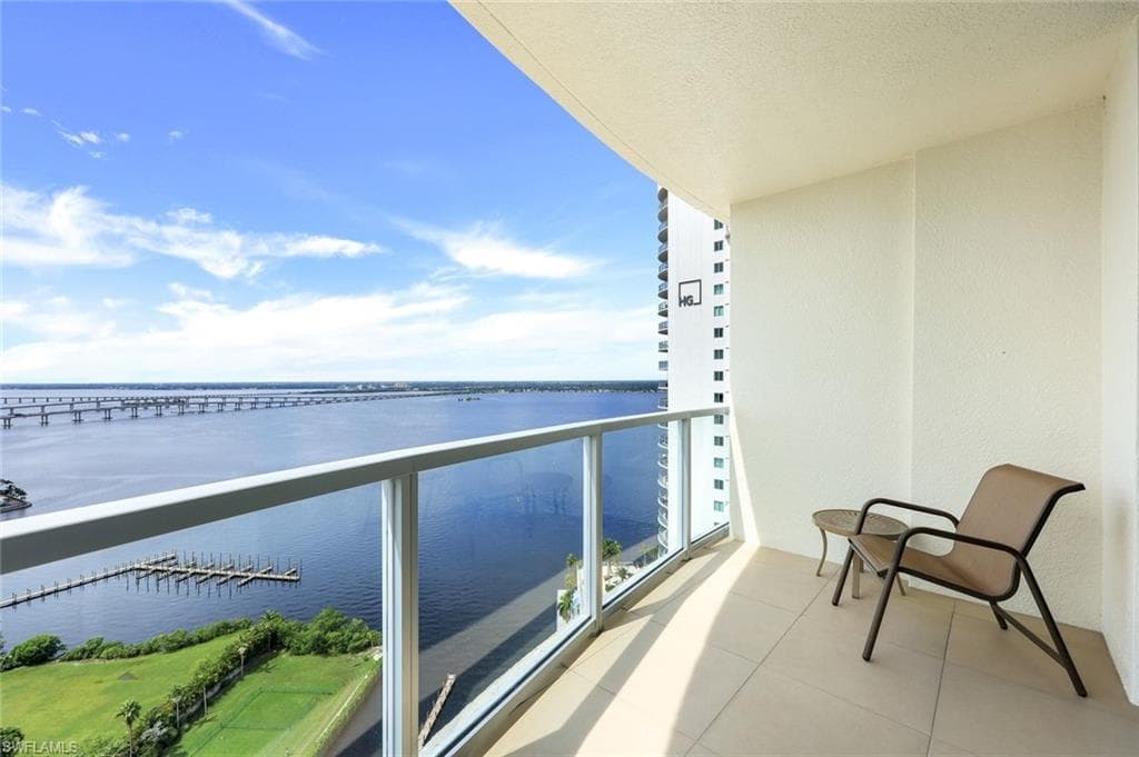 3000 Oasis Grand BLVD # 2402, FORT MYERS FL 33916-20