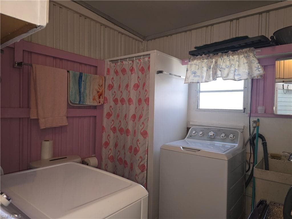 19 Moorhead MNR, NAPLES FL 34112-27