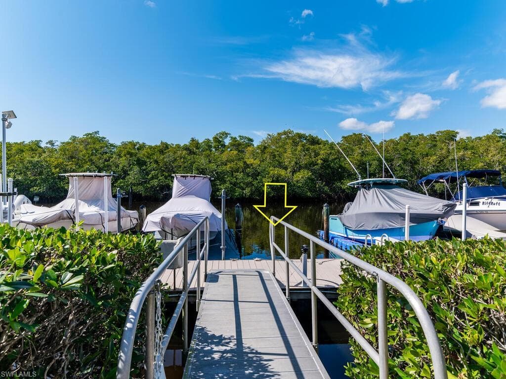 206 Newport DR # 805, NAPLES FL 34114-1