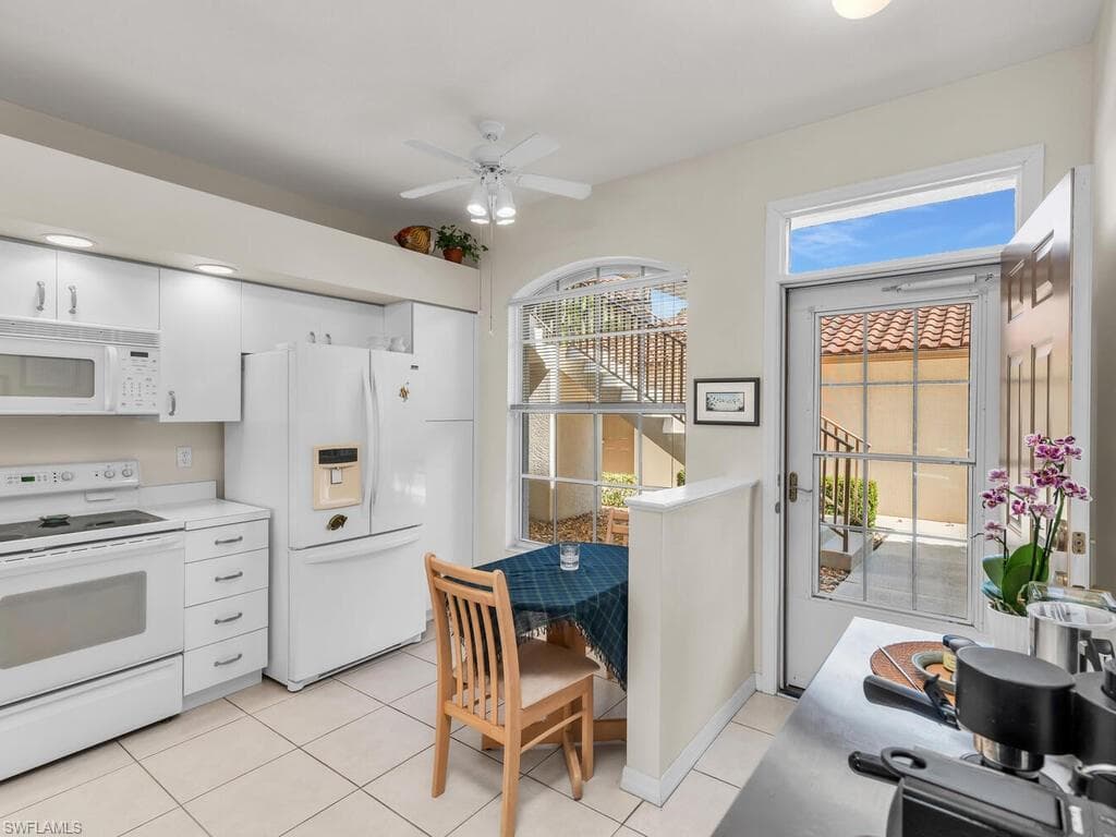 206 Newport DR # 805, NAPLES FL 34114-6