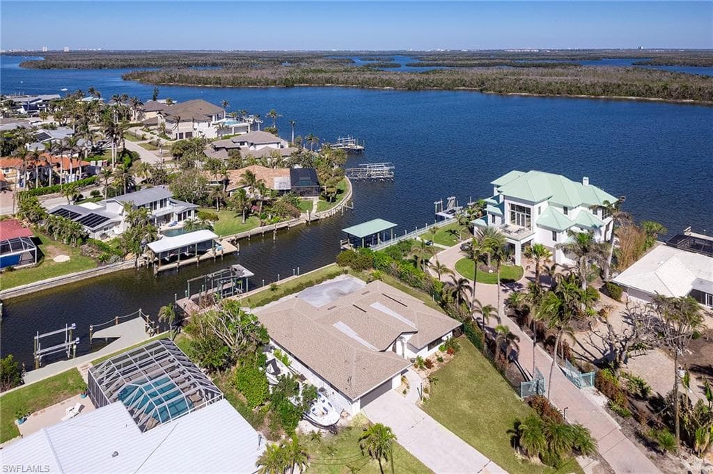 5660 Williams DR, FORT MYERS BEACH FL 33931-9