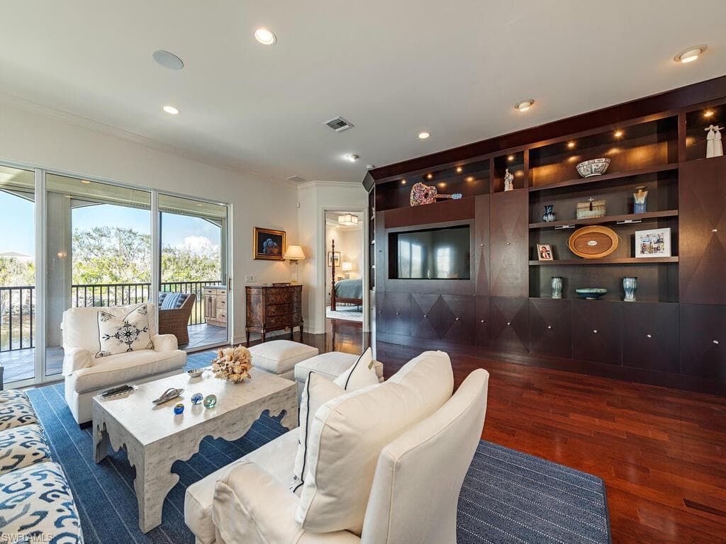 5045 Blauvelt WAY N # 201, NAPLES FL 34105-5