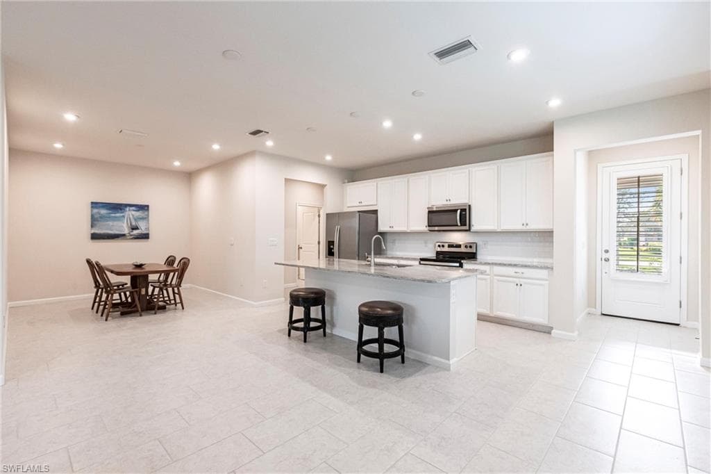 10267 Bonavie Cove DR, FORT MYERS FL 33966-12