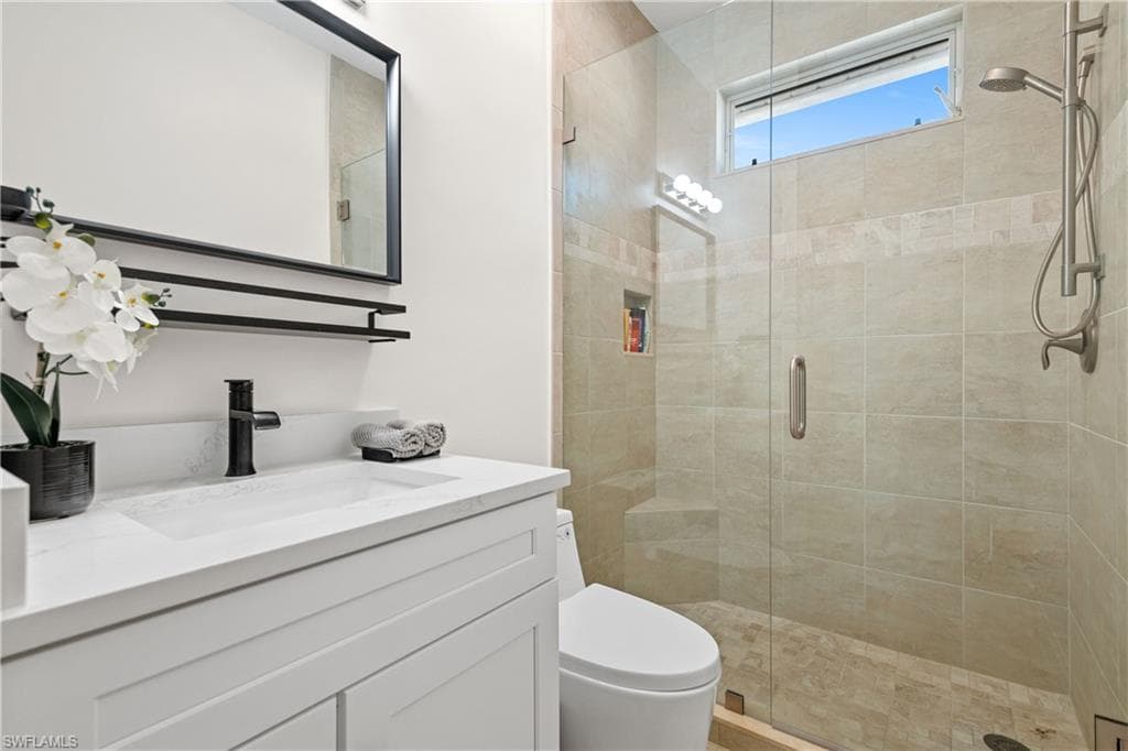 160 Stanhope CIR, NAPLES FL 34104-26