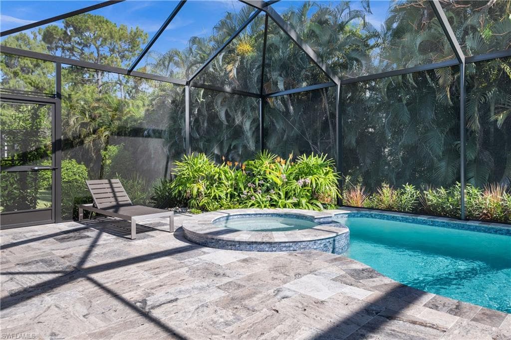 160 Stanhope CIR, NAPLES FL 34104-1