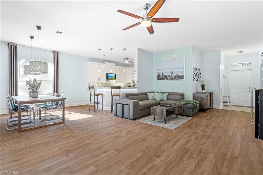 160 Stanhope CIR, NAPLES FL 34104-14