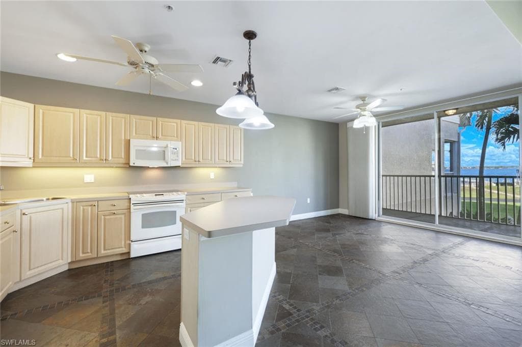 3623 Edgewood AVE, FORT MYERS FL 33916-9