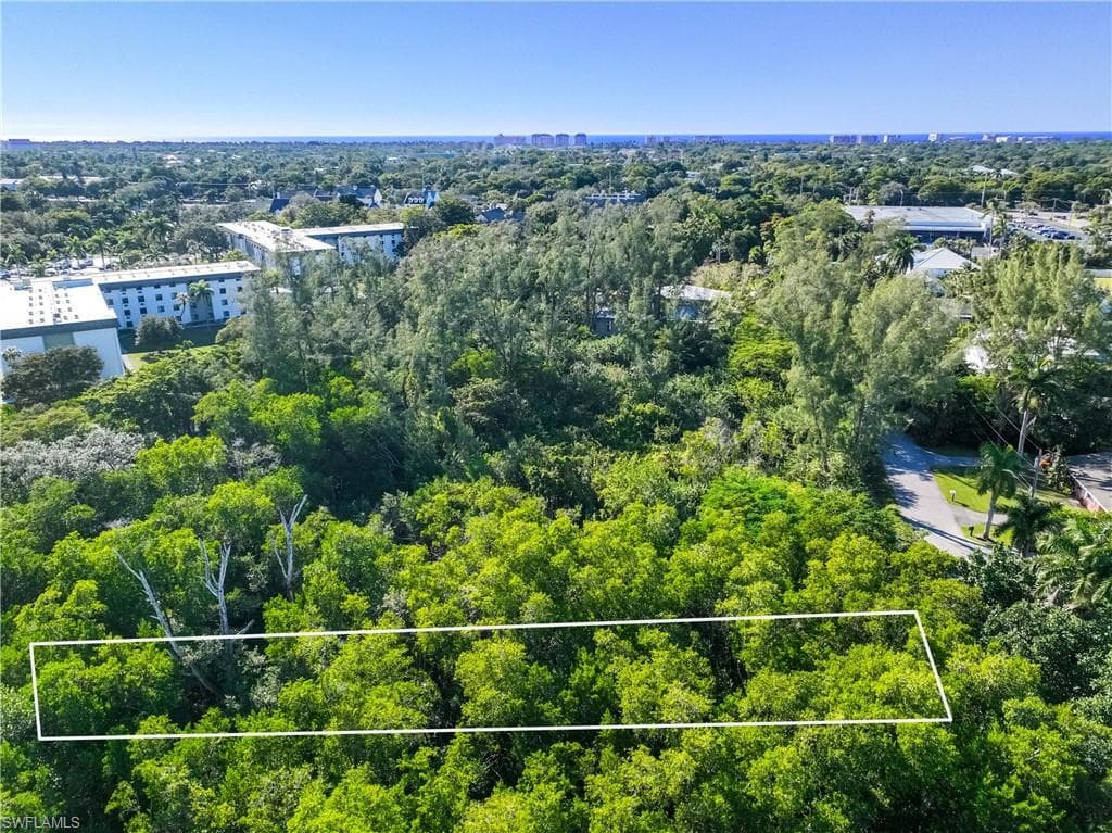 1552 Bembury DR, NAPLES FL 34102-2