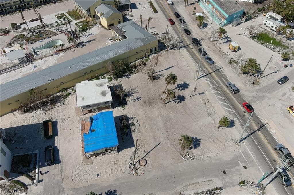 81 Mango ST, FORT MYERS BEACH FL 33931-20